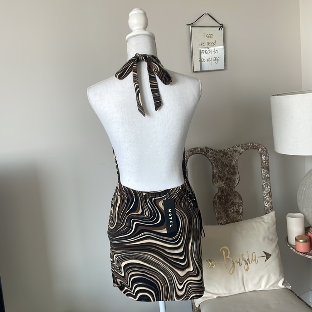 70’s Ripple Backless Mini-Dress Motel - Picture 3 of 3